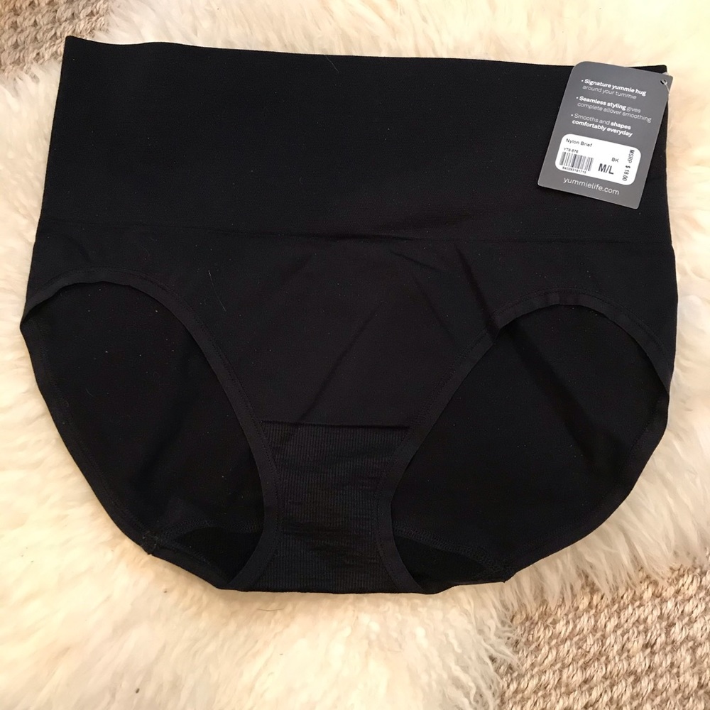 Yummie Shaper Nylon Briefs M/L - 5 total